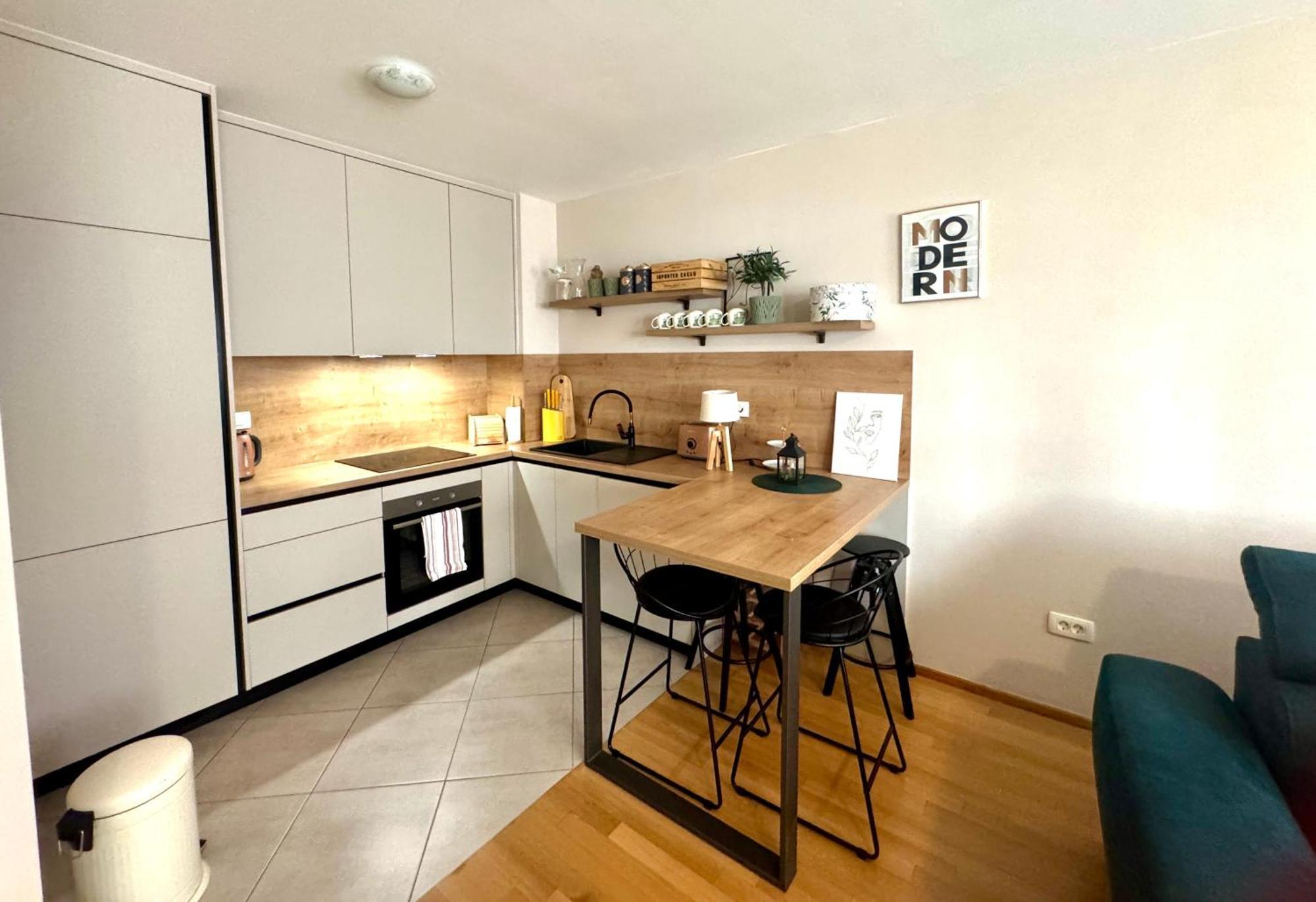 Cozy On Location With Private Parking Zadar