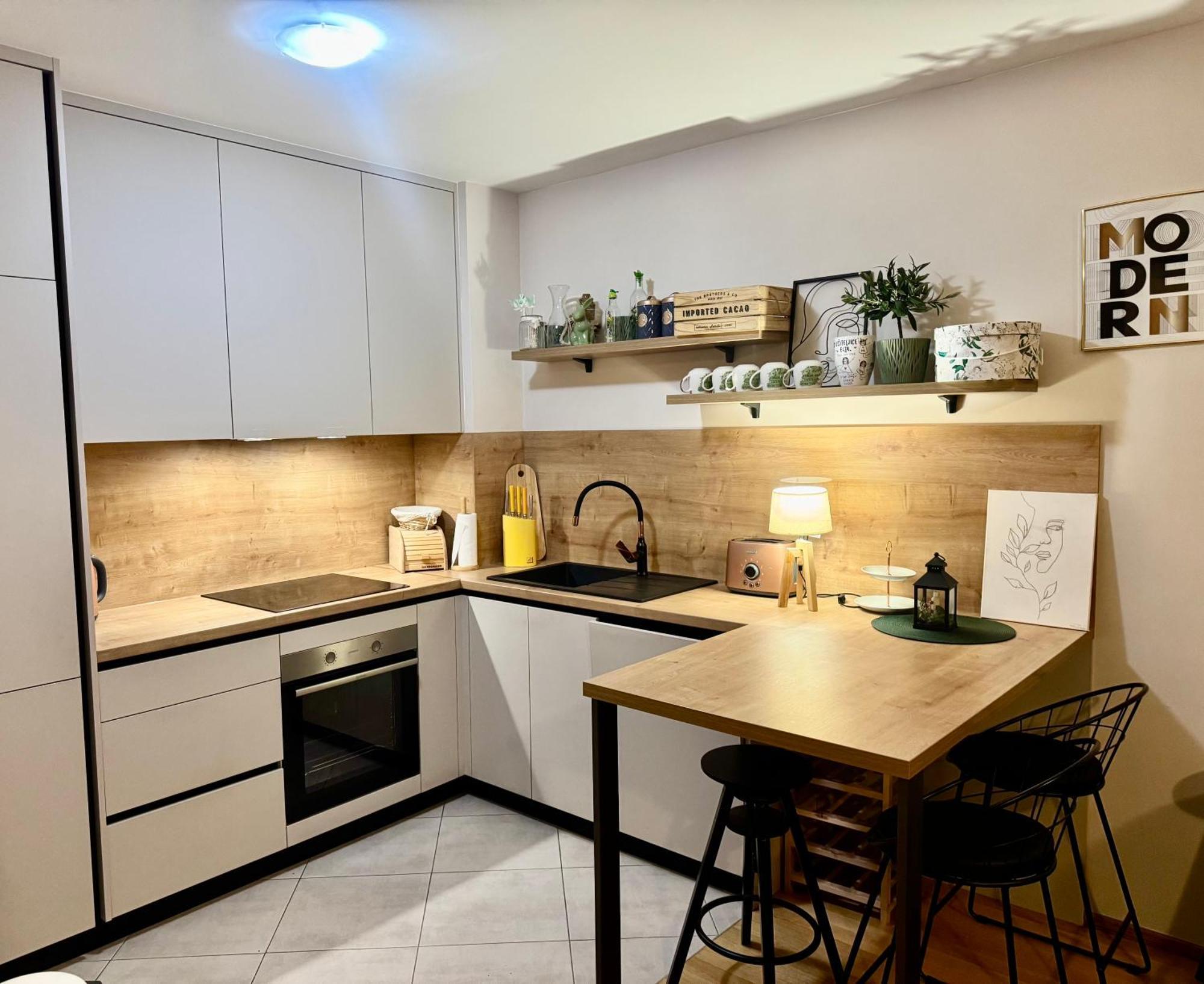 Cozy On Location With Private Parking Apartament *